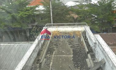 Ruko Terletak di Pusat Kota Kediri Pinggil Jalan Area Perdagangan Dekat Alun-Alun