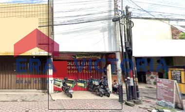 Ruko Terletak di Pusat Kota Kediri Pinggil Jalan Area Perdagangan Dekat Alun-Alun