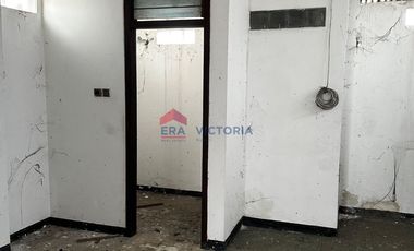Ruko Terletak di Pusat Kota Kediri Pinggil Jalan Area Perdagangan Dekat Alun-Alun
