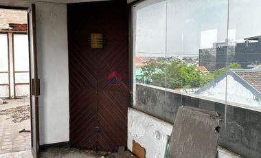 Ruko Terletak di Pusat Kota Kediri Pinggil Jalan Area Perdagangan Dekat Alun-Alun
