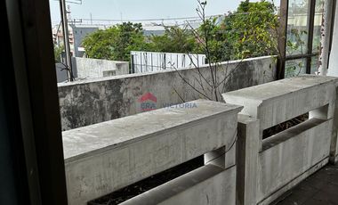 Ruko Terletak di Pusat Kota Kediri Pinggil Jalan Area Perdagangan Dekat Alun-Alun
