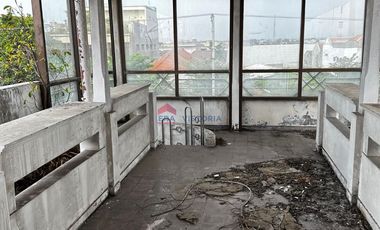 Ruko Terletak di Pusat Kota Kediri Pinggil Jalan Area Perdagangan Dekat Alun-Alun