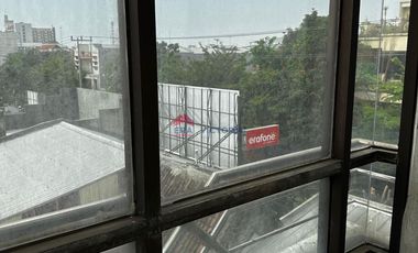 Ruko Terletak di Pusat Kota Kediri Pinggil Jalan Area Perdagangan Dekat Alun-Alun
