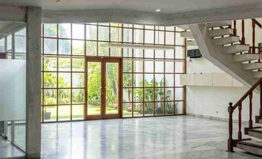 Sewa Rumah 2 Lantai di Kemang 7 Kamar Unfurnished