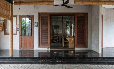 Sewa Rumah 2 Lantai di Kemang 7 Kamar Unfurnished
