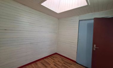 Casa  en Venta  4 dormitorios 1 Baño cercana a Universidad y Hospital en Victoria Araucania