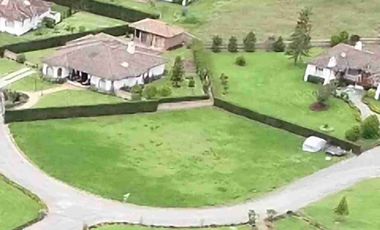 se vende Casa estilo Mansión con cabañas y piscina por Estrenar Totalmente equipada y Amoblada en cotacachi Imbabura Ecuador