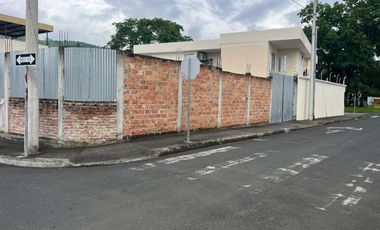 SE VENDE TERRENO UBICADO A 200 METROS DEL PARQUE DE LA ROTONDA DE LA CIUDAD DE PORTOVIEJO