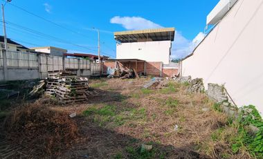 SE VENDE TERRENO UBICADO A 200 METROS DEL PARQUE DE LA ROTONDA DE LA CIUDAD DE PORTOVIEJO