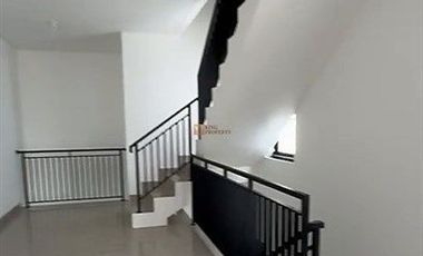 Disewakan Ruko Bangunan Baru Hook 4 Lantai+Rooftop Siap Huni, Strategis Dekat Pusat Perbelanjaan WTC, ITC, Mangga Dua Square Pademangan Jakarta Utara