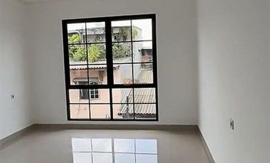 Disewakan Ruko Bangunan Baru Hook 4 Lantai+Rooftop Siap Huni, Strategis Dekat Pusat Perbelanjaan WTC, ITC, Mangga Dua Square Pademangan Jakarta Utara