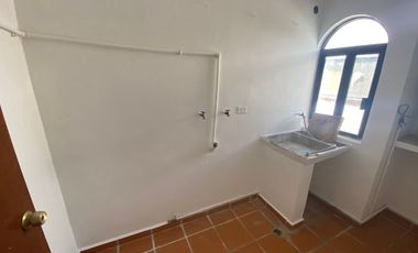 Excelente departamento, super ubicacion Av, La Luna