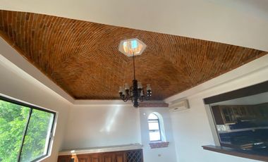 Excelente departamento, super ubicacion Av, La Luna