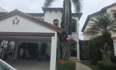 Terranostra, Renta de Hermosa Casa 4 Dorm. con Piscina y Jacuzzi