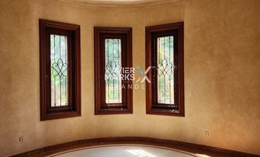 Disewakan Rumah Elite 2 Lantai di Galaxi Bumi Permai, Surabaya Timur