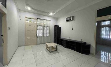 disewakan rumah siap huni lengkap perabot di komplek vila jati mas