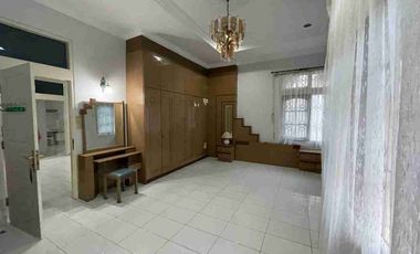 disewakan rumah siap huni lengkap perabot di komplek vila jati mas