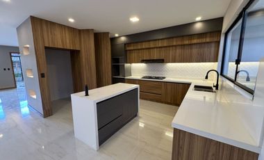 CASA POR ESTRENAR EN RENTA SECTOR MEDIO EJIDO