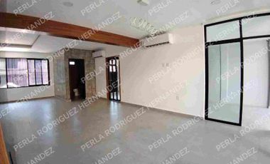 FRACCIONAMIENTO REFORMA CASA AMPLIA RENTA CASA PARA OFICINAS CON PANELES SOLARES