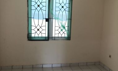 Di Sewa Rumah 2 Lantai Siap Huni di Taman Palem Lestari Cengkareng Jakarta Barat