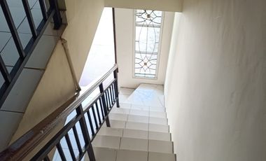 Di Sewa Rumah 2 Lantai Siap Huni di Taman Palem Lestari Cengkareng Jakarta Barat