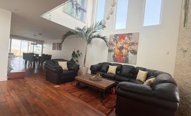 🌅 Espectacular casa con vista al mar, piscina y salida directa a la playa