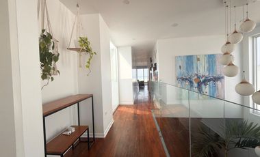 🌅 Espectacular casa con vista al mar, piscina y salida directa a la playa