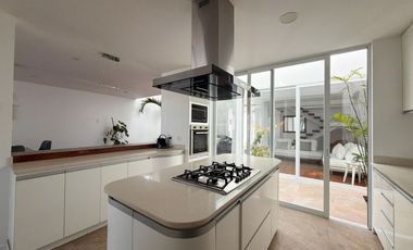 🌅 Espectacular casa con vista al mar, piscina y salida directa a la playa