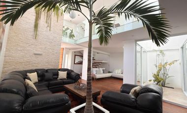 🌅 Espectacular casa con vista al mar, piscina y salida directa a la playa