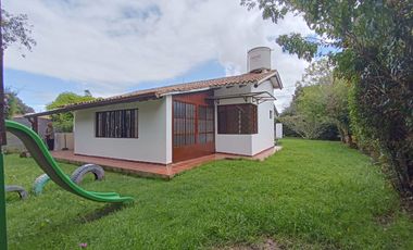 SE ARRIENDA HERMOSA CASA CAMPESTRE VEREDA FONQUETA