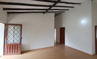 SE ARRIENDA HERMOSA CASA CAMPESTRE VEREDA FONQUETA