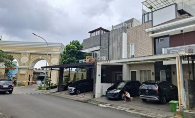 Dijual Cepat Perumahaan Puri Mansion 3,5 Lantai Selesai Renovasi Bonus Furnished Menempel, Area Rumah Bebas Banjir Dekat Dari Tol Jor Kembangan