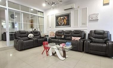 Dijual Cepat Perumahaan Puri Mansion 3,5 Lantai Selesai Renovasi Bonus Furnished Menempel, Area Rumah Bebas Banjir Dekat Dari Tol Jor Kembangan
