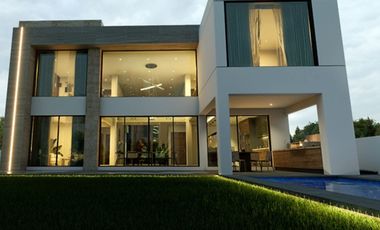 CASA EN VENTA EN FRACCIONAMIENTO LOMAS DE COCOYOC, MORELOS