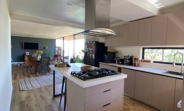 VIVE EL CERRO: REFUGIO INDUSTRIAL CON RENTA DE $1.000.000 | UF 20.000