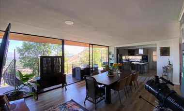 VIVE EL CERRO: REFUGIO INDUSTRIAL CON RENTA DE $1.000.000 | UF 20.000