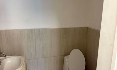 SE RENTA LOCAL COMERCIAL EN AV HERMANOS ESCOBAR A UN LADO DEL PARQUE