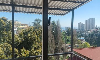 Linda casa familiar 3D con patio en Cerro Barón, Valparaíso