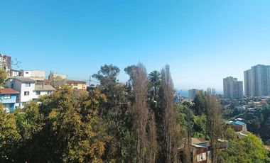 Linda casa familiar 3D con patio en Cerro Barón, Valparaíso