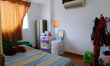 Se vende casa como terreno a dos cuadras de la Plaza de Armas de La Banda de Shilcayo.