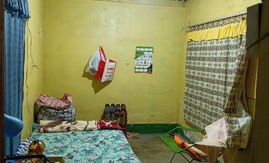 Se vende casa como terreno a dos cuadras de la Plaza de Armas de La Banda de Shilcayo.