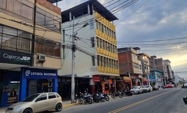 Edificio comercial de venta en portoviejo