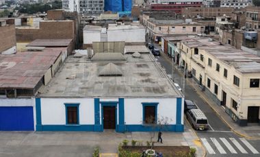 VENTA DE CASA CON 18 AMBIENTES PARA OFICINAS O PROYECTO INMOBILIARIO  - CERCADO DE LIMA