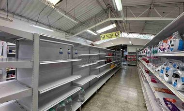SE ARRIENDA LOCAL COMERCIAL EN RIONEGRO