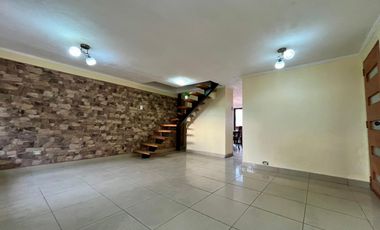 Venta De Casa En Av. Las Naciones, Maipú