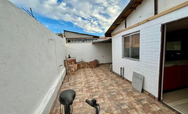 Venta De Casa En Av. Las Naciones, Maipú