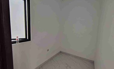 2,5Lantai Hunian Modern Minimalis di Jakarta Selatan under 1M