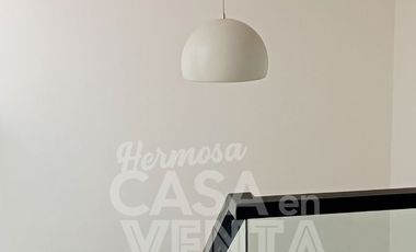 Vive en ABSOLUTA PRIVACIDAD Y SEGURIDAD, Casa en Venta REMODELADA LISTA PARA HABITAR.