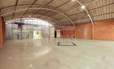 NAVE O BODEGA EN RENTA, AVENIDA DE LAS AMERICAS - ENTRADA A LAS PENCAS