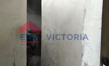 Rumah + Ruang Usaha Mojoroto Kota Kediri Pinggir Jalan Besar Dekat Dengan Klinik Kesehatan, Terminal dan Lingkungan Sekolah